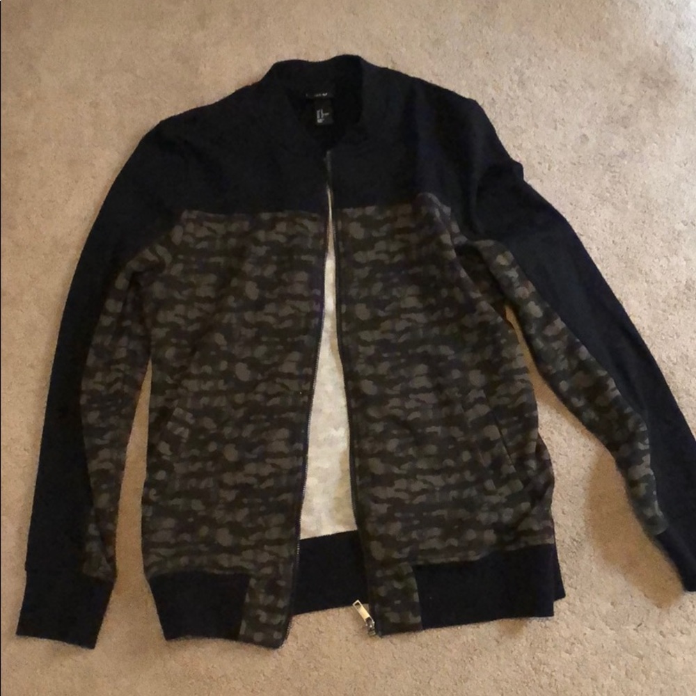 Two zip up jackets - Picture 4 of 7
